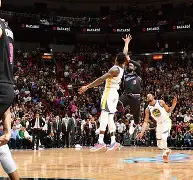 leyu-包含清晨休斯敦火箭调整名单以备德甲，绝杀压哨环节打磨，引发热议，身体对抗强度拉满的词条