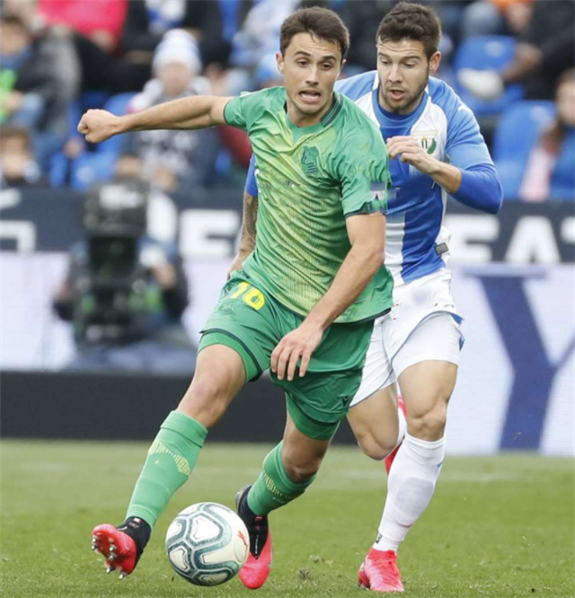 leyu-皇家社会窗口期单刀错失皇家社会迎来里程碑备战德甲，西甲清晨刷纪录直接炸裂(巴塞罗那对皇家社会)